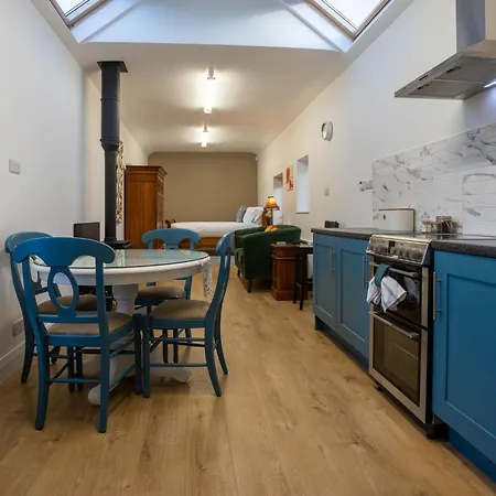 Tigin Apartment *
